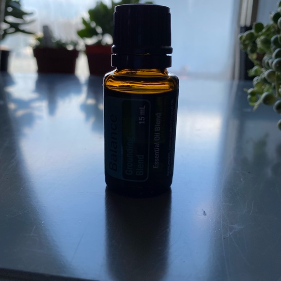 Doterra Balance grounding blend essential oil 15 ml bottle - Picture 2 of 3